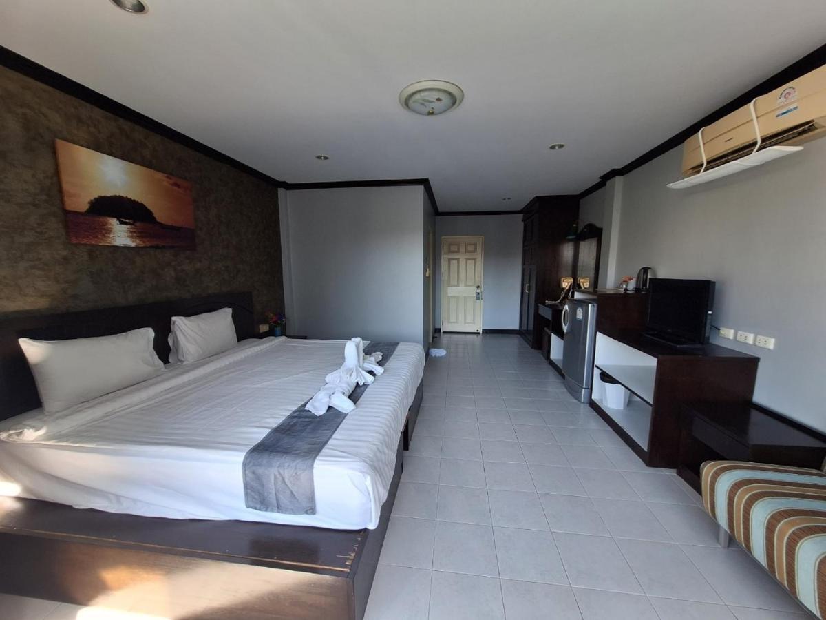 Sea Boss Homestay Strand Kata Exterior foto